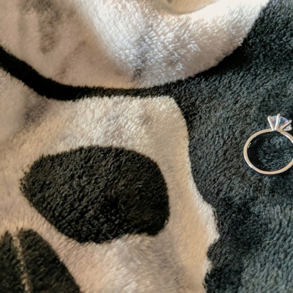 Ring - Picture 6 of 8